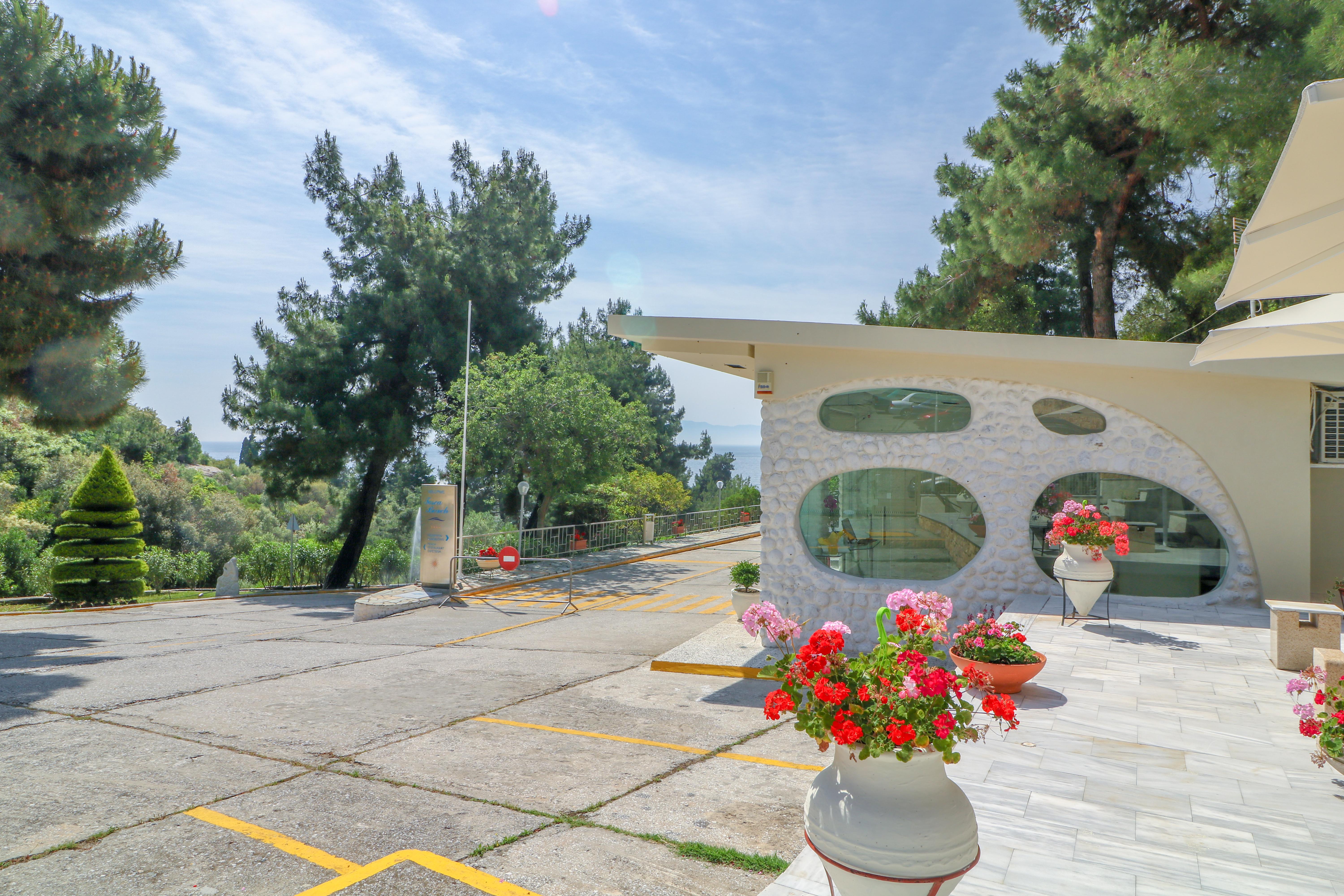 Tosca Beach Hotel Palaiontsiflikion Exterior photo