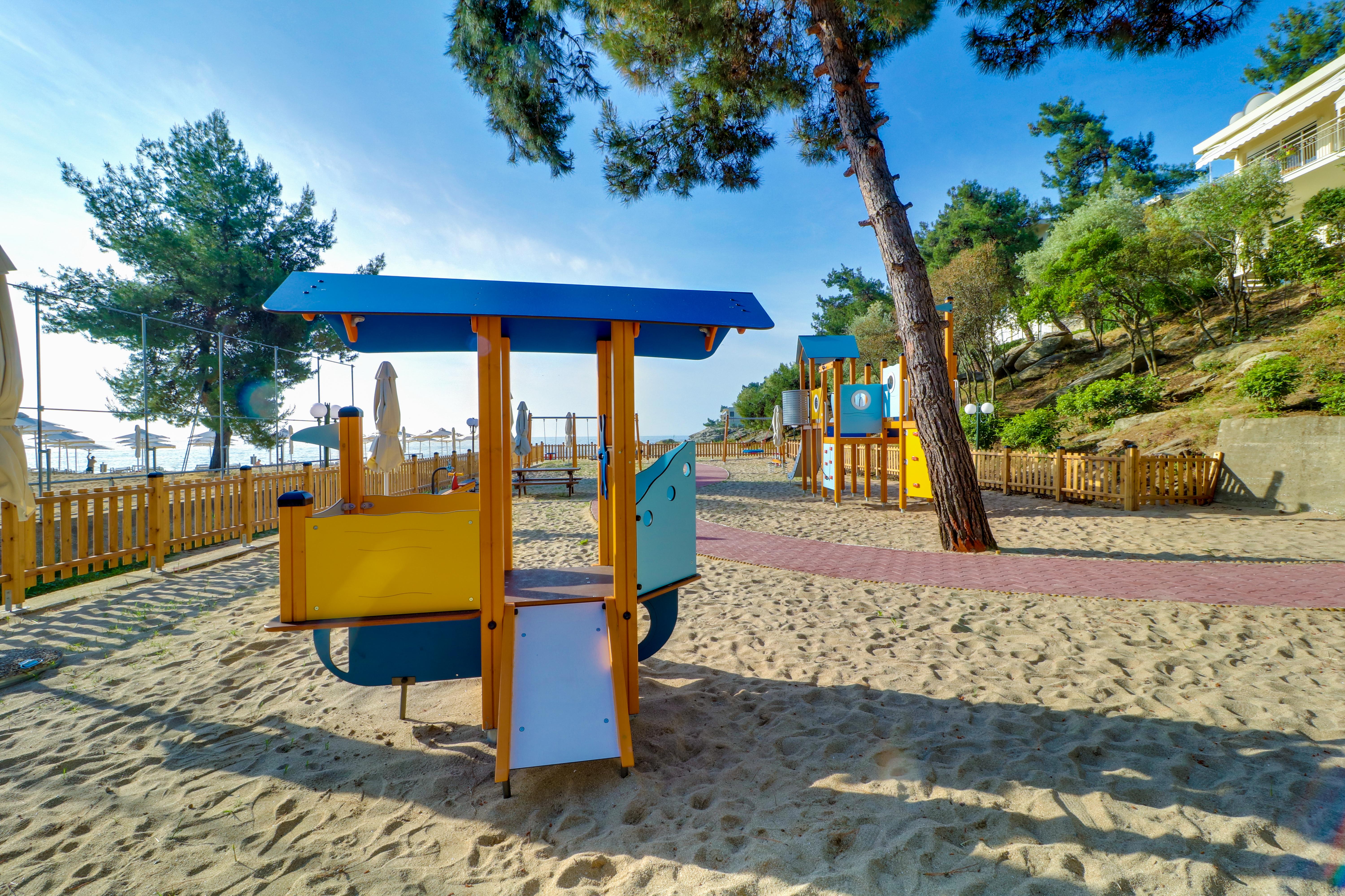 Tosca Beach Hotel Palaiontsiflikion Exterior photo