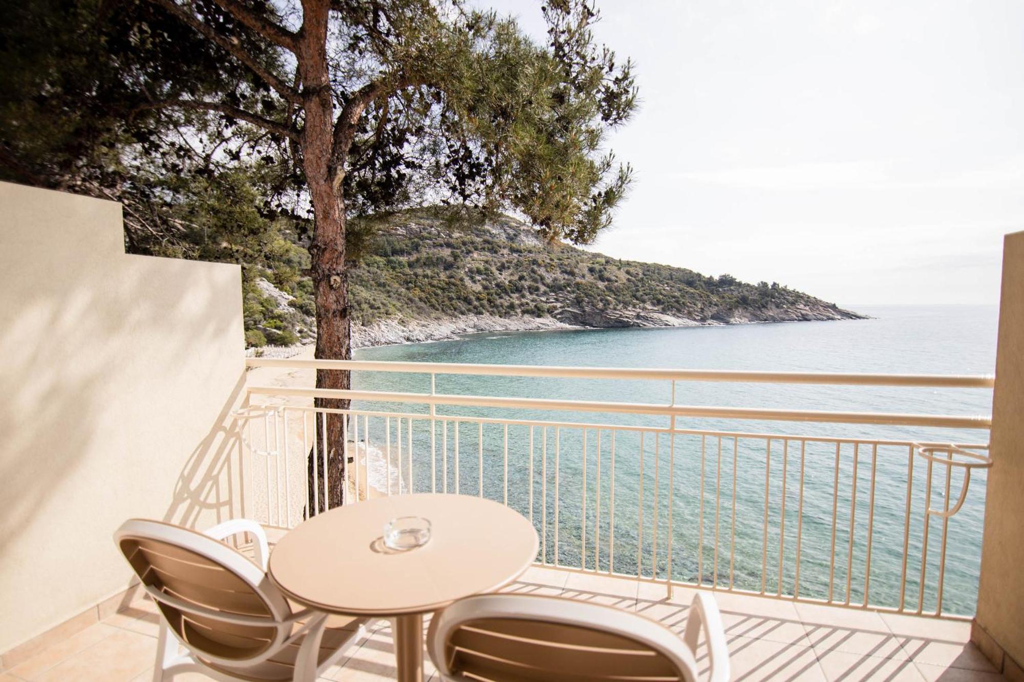 Tosca Beach Hotel Palaiontsiflikion Exterior photo